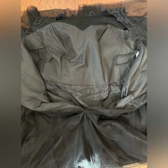 Evening /Wedding Dress with Vail, black - Picture 4 of 12